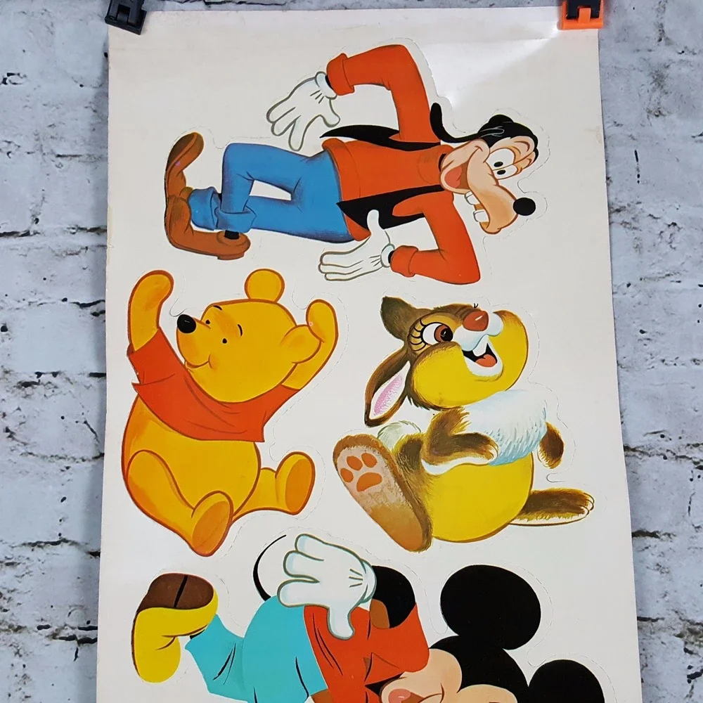 WALT DISNEY PAPER‎ UNCUT PUNCH OUT WALL DECAL DUMBO GOOFY POOH Decor Vintage